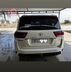 تۆیۆتا لاند کروزەر